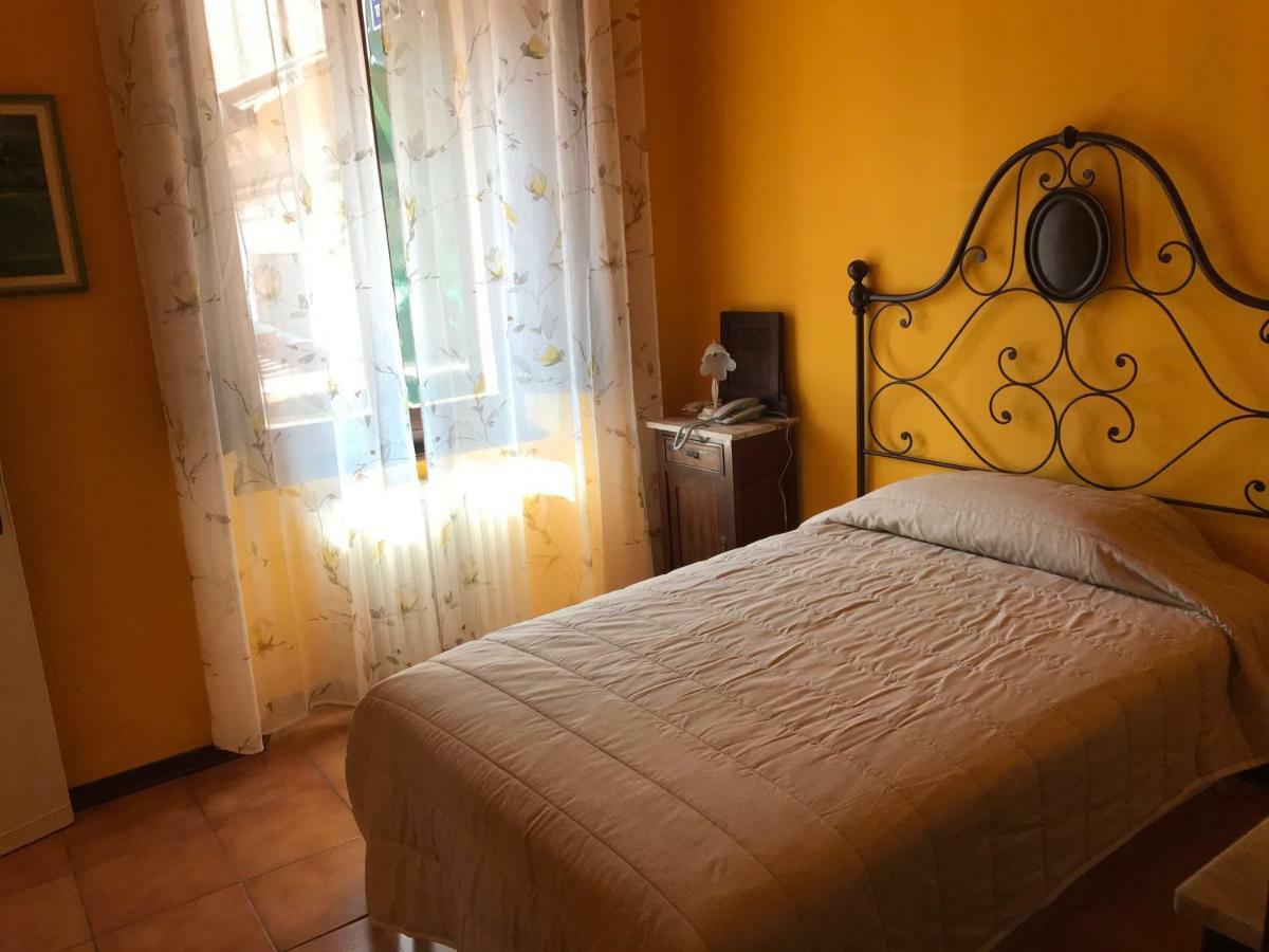 Albergo Antica Lanterna กัสเตลนูโอโว ดี การ์ฟาญานา ภายนอก รูปภาพ