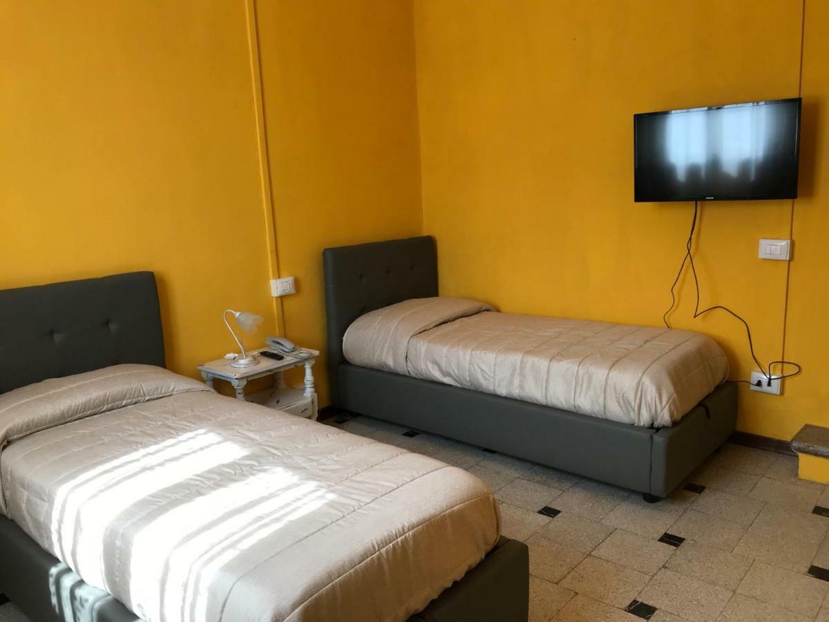 Albergo Antica Lanterna กัสเตลนูโอโว ดี การ์ฟาญานา ภายนอก รูปภาพ