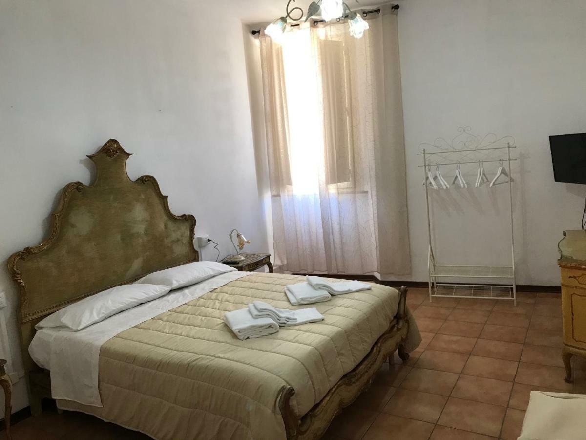 Albergo Antica Lanterna กัสเตลนูโอโว ดี การ์ฟาญานา ภายนอก รูปภาพ